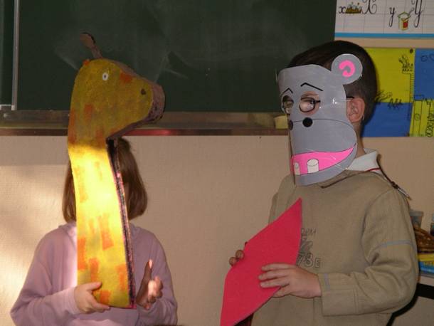 la girafe et les hippopotames